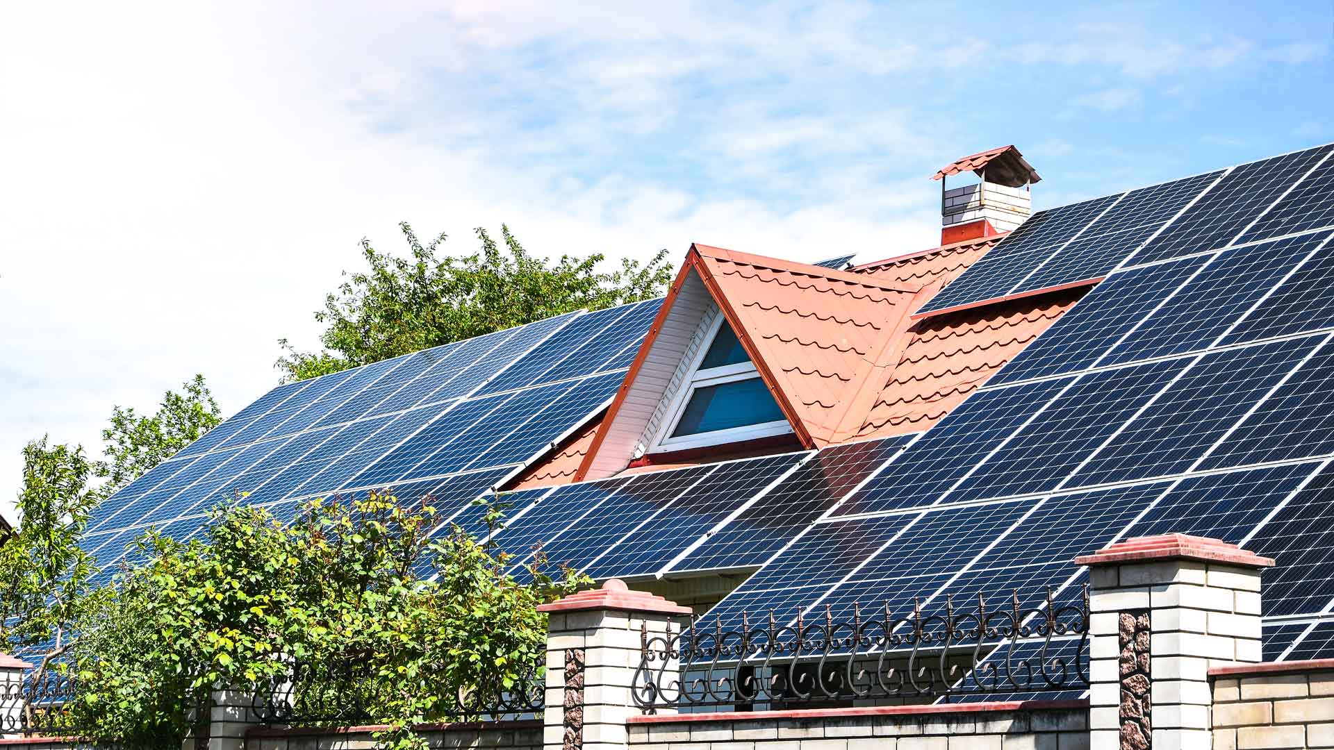 Que diferenças existem entre os sistemas solares fotovoltaico e térmico?