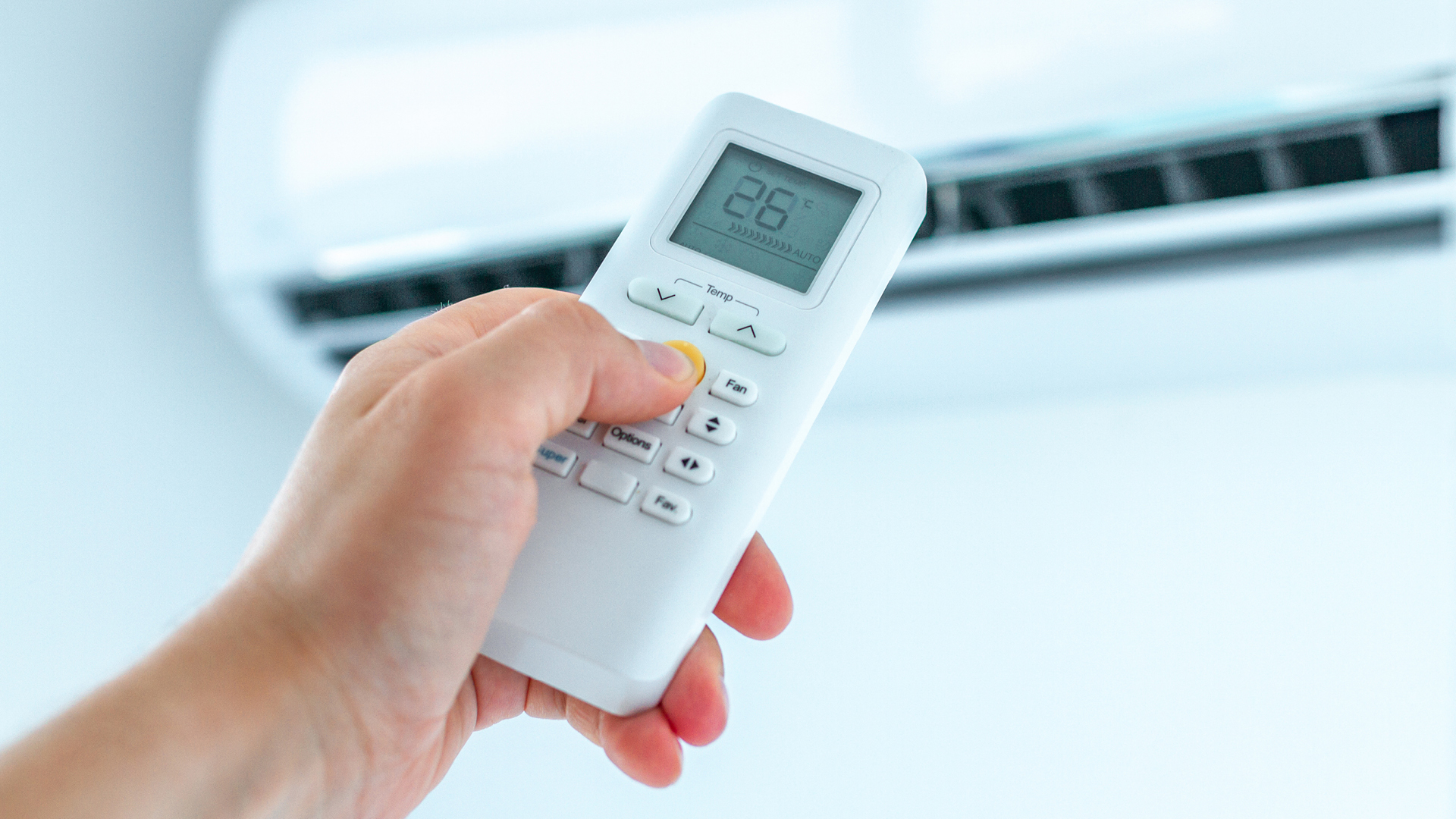 Que funcionalidades tem o ar condicionado, além de aquecer e arrefecer?